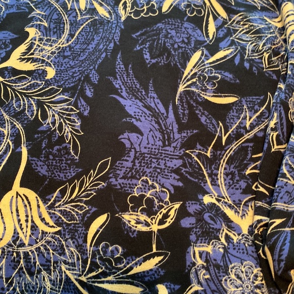 NWT Beautiful Print Irma Top by LuLaRoe | Size XS - Picture 5 of 5